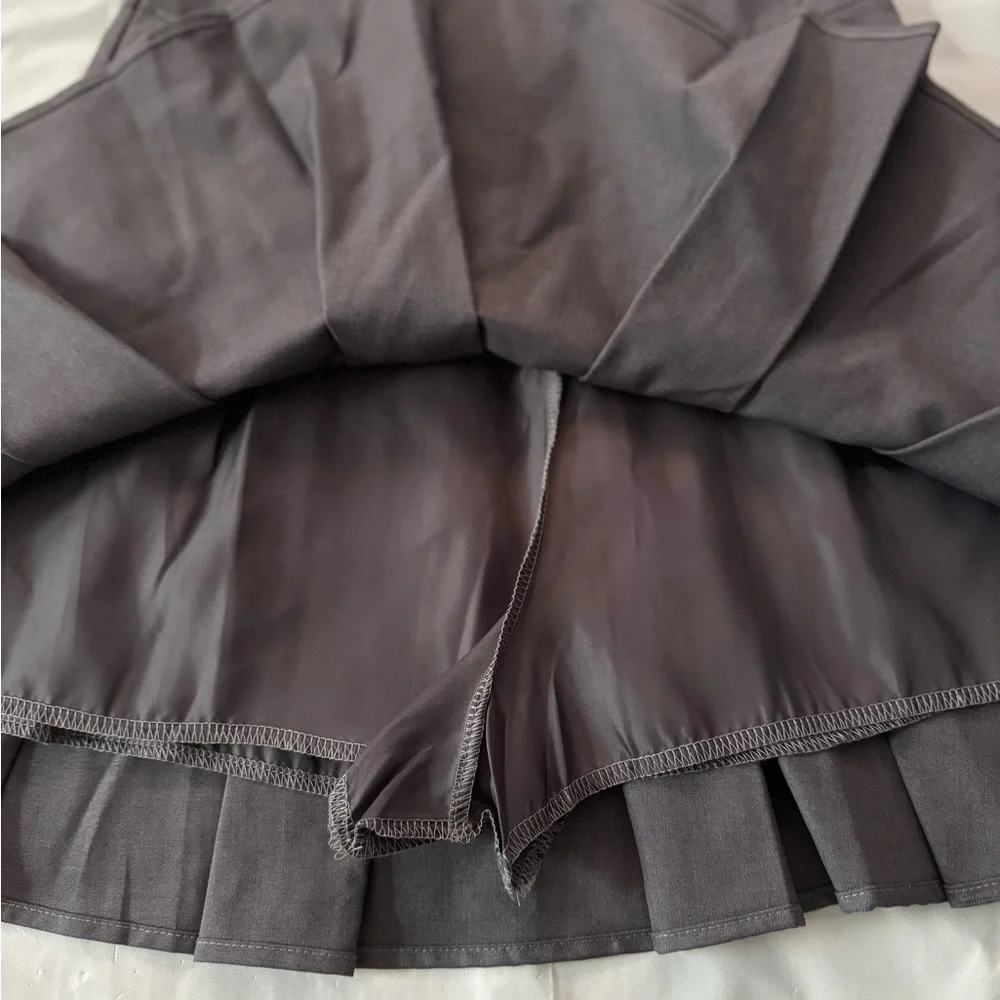Classic Gray Pleated Skirt - Picture 5 of 13